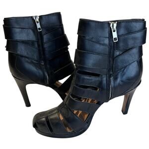 Tuleste Market Size 7 Black Leather Strappy Heels